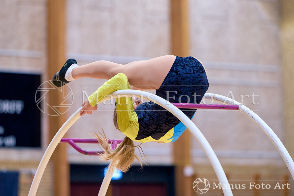 2024-11-09-4-D-DSC01053 | Professionelle Sportfotografie in Hamburg, Schleswig-Holstein und Niedersachsen – spezialisiert auf Rhönrad, Geräteturnen, Leistungsturnen und rhythmische Sportgymnastik. Bundesweite Begleitung von Rhönrad-Events. Jetzt Sport-Fotos - Realisiert mit Pictrs.com