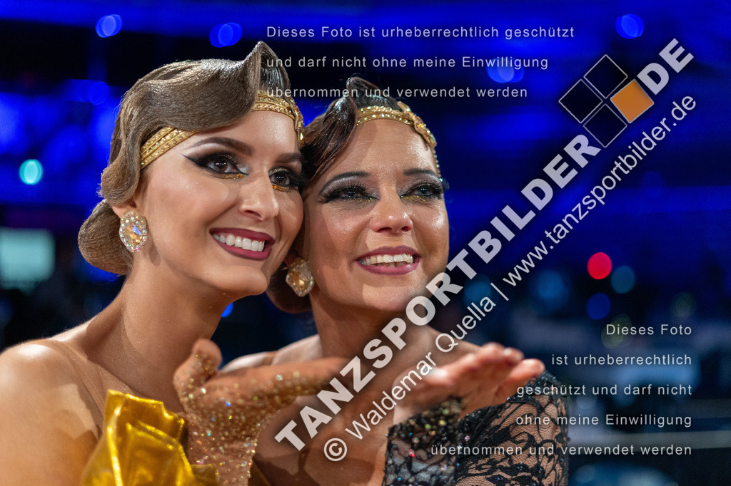 20251206-06344 | Hier finden Sie Tanz Bilder vom Latein und Standard Formationen tanzen. Sportbilder vom Tanzsport. Schöne Fotos und von Weltmeisterschaft, Europameisterschaft, Bundesliga, Regionalliga, Oberliga und Landesliga sowie von GOC Stuttgart, DanceComp, WM Bremen