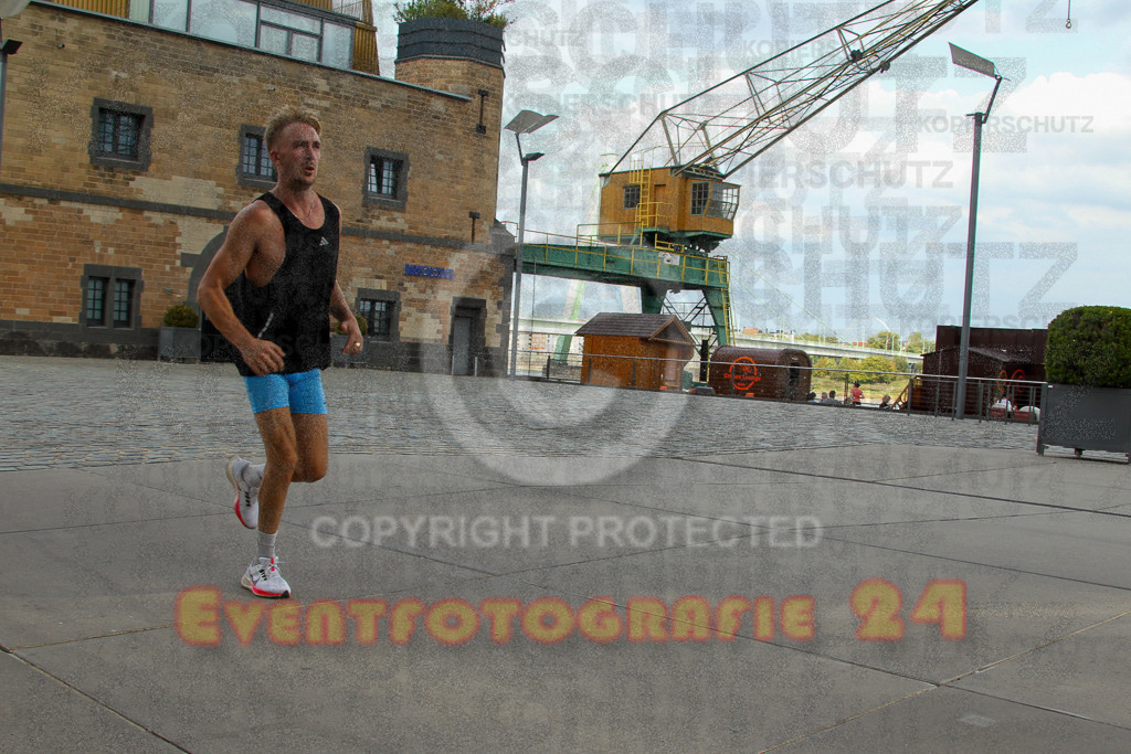 250920_1535_EV4_9202 | Sportfotografie im Rhein-Sieg Kreis, Köln, Bonn, NRW, Rheinland Pfalz, Hessen, etc. Unser Tätigkeitsfeld umfasst den Laufsport vom Volkslauf über den Marathon, Duathlon, Triathon bis zum Ultralauf wie Kölnpfad Ultra oder Schindertrail.