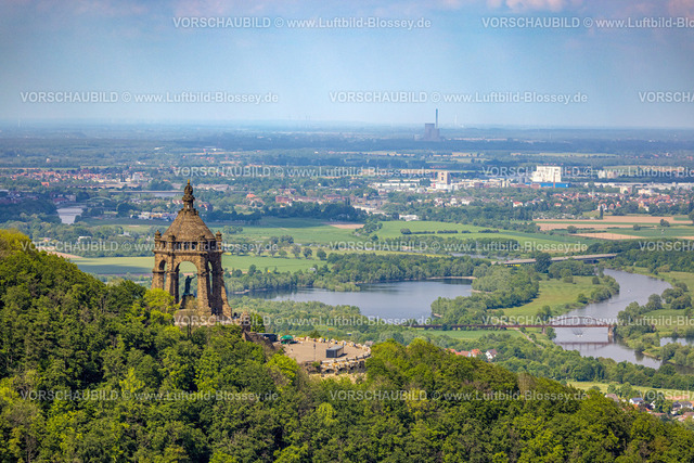 PortaWestfalica240505242Wiehengebirge_Kaiser-Wilhelm-Denkmal | Luftbild, Kaiser-Wilhelm-Denkmal, kulturelles Denkmal, Fluss Weser und Blick zum Baltussee mit Erzbahnbrücke, Wiehengebirge, Holzhausen, Porta Westfalica, Ostwestfalen, Nordrhein-Westfalen, Deutschland