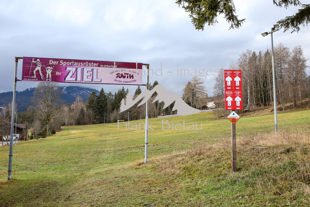 OE7A6597 | Langlauf ist im Tal nicht möglich, hier der Einstieg zur Hohenzollern Loipe in Bayerisch Eisenstein