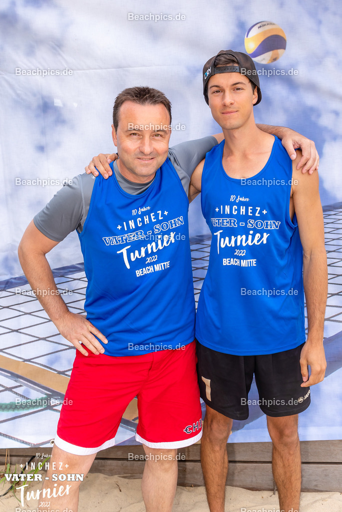 2022-00063100-Vater-Sohn-Turnier-Teamfotos-2 | 26.05.2022; Berlin Foto: Gerold Rebsch - www.beachpics.de