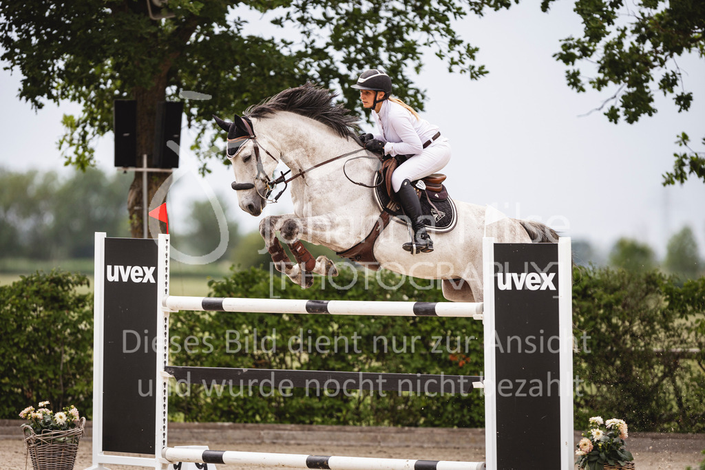 250622_Lemwerder_M2-SprmstAnf-839 | Deine schönsten Turniermomente als professionelle Fotos! Entdecke hochwertige Pferdesport-Fotografie im Online-Shop. Jetzt Fotos finden & bestellen!