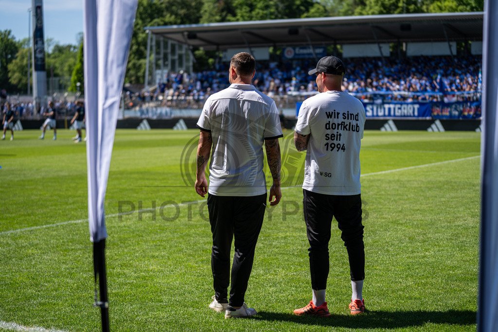 Stuttgarter Kickers vs. SG Sonnenhof Großaspach, Fussball, WFV-Pokal, Finale, 23.05.2026 | Pascal Reinhardt (Trainer SG Sonnenhof Großaspach) und Julian Schieber (sportilicher Leiter SG Sonnenhof Großaspach),Stuttgarter Kickers vs. SG Sonnenhof Großaspach, Fussball, WFV-Pokal, Finale, 23.05.2026