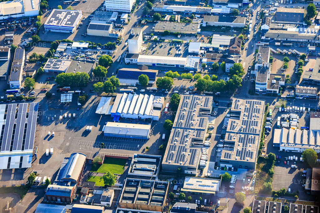 Luftbild: Alte Schildkrötfabrik aus Südwesten, beegy GmbH und METRO Mannheim im Ortsteil Neckarau in Mannheim im Bundesland Baden-Württemberg in Deutschland. – Foto: IMG_157466.jpg vom 18.06.2026 durch Werner Riehm/FLY-FOTO.de – Auflösung des Originals: 6000 x 4000 px – AlteSchildkrötfabrik – beegy - Innovative Energielösungen für Privat- und Geschäftskunden – WWW.METRO.DE