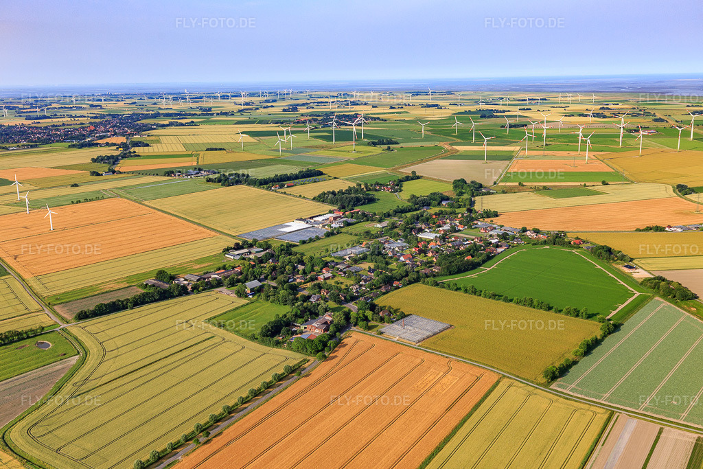 Luftbild: Ortsansicht aus Norden in Schülp im Bundesland Schleswig-Holstein in Deutschland. Foto: IMG_0007163.jpg vom 11.07.2021 durch Werner Riehm/FLY-FOTO.de