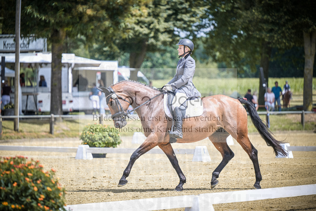 DOS_0453 | Entdecke hochwertige Reitturnierfotos von Foto Oger. Professionell, emotional und authentisch – jetzt Lieblingsmomente im Shop bestellen.Deutschlandweite Turnierfotografie. - Realisiert mit Pictrs.com