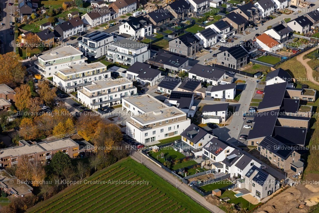 Luftbilder Herzogenrath-7373 | Luftbildfotografie Wohngebiet - Mischbebauung der Mehr- und Einfamilienhaussiedlung an der Thiergartenstraße in Herzogenrath im Bundesland Nordrhein-Westfalen, Deutschland - Realisiert mit Pictrs.com