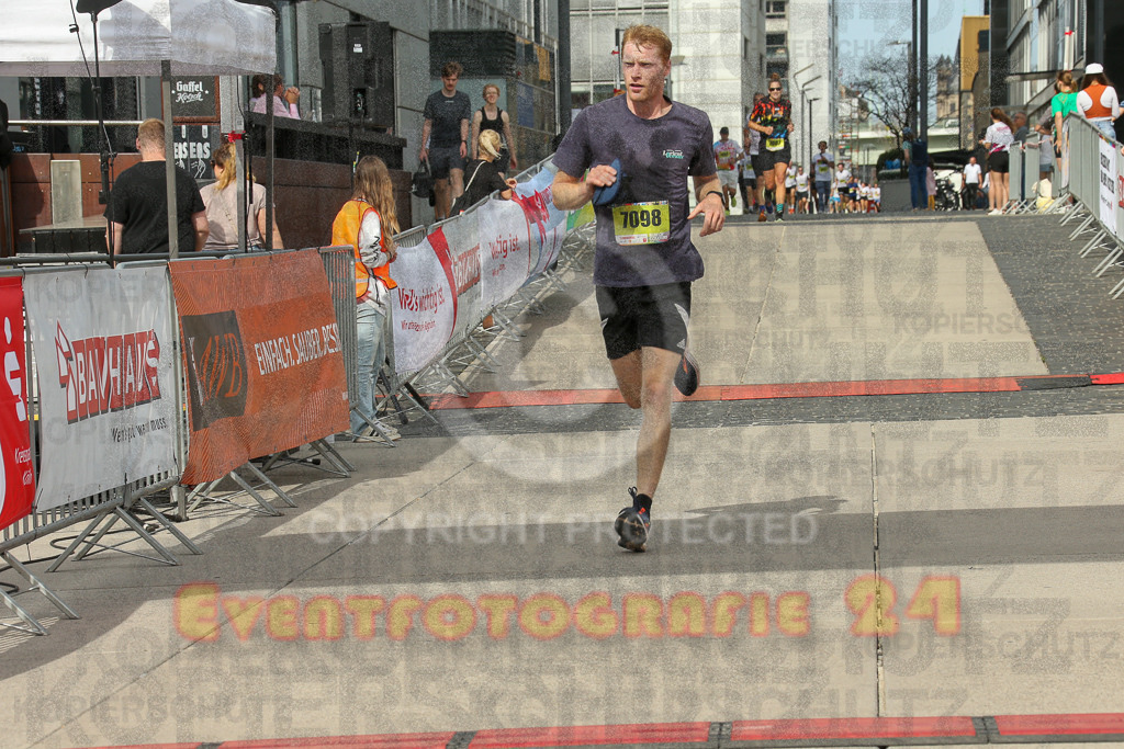 250920_1326_EX1_4638 | Sportfotografie im Rhein-Sieg Kreis, Köln, Bonn, NRW, Rheinland Pfalz, Hessen, etc. Unser Tätigkeitsfeld umfasst den Laufsport vom Volkslauf über den Marathon, Duathlon, Triathon bis zum Ultralauf wie Kölnpfad Ultra oder Schindertrail.