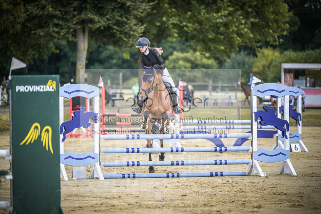 DOS_7489 | Entdecke hochwertige Reitturnierfotos von Foto Oger. Professionell, emotional und authentisch – jetzt Lieblingsmomente im Shop bestellen. - Realisiert mit Pictrs.com