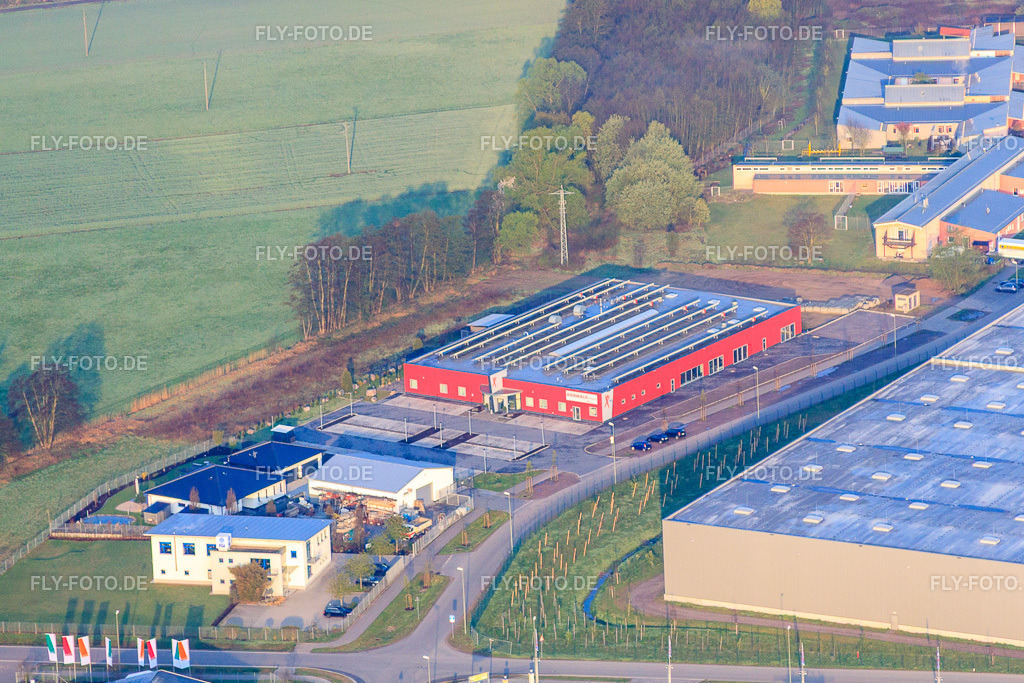 FISA Ultraschall GmbH https://www.fisa.com/de/ | Luftbild: FISA Ultraschall GmbH https://www.fisa.com/de/ im Ortsteil Minderslachen in Kandel im Bundesland Rheinland-Pfalz in Deutschland. Foto: IMG_49539.jpg vom 13.04.2012 durch Werner Riehm/FLY-FOTO.de - Realisiert mit Pictrs.com