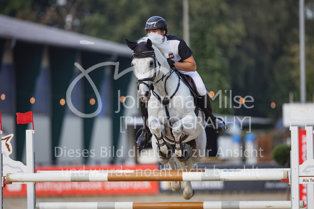 220826_Delbrueck_S1-Spr-209 | Deine schönsten Turniermomente als professionelle Fotos! Entdecke hochwertige Pferdesport-Fotografie im Online-Shop. Jetzt Fotos finden & bestellen!