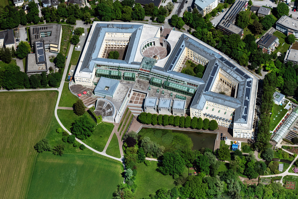 dr__0097195.jpg | SALZBURG 19.05.2022 Campus- Gebäude der Universität Natur- und Lebenswissenschaftliche Fakultät an der Hellbrunner Straße in Salzburg in Österreich. // Campus building of the university Natur- and Lebenswissenschaftliche Fakultaet on street Hellbrunner Strasse in Salzburg in Austria. Foto: Daniel Reiter