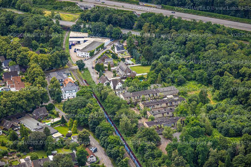 Duisburg240702383-West | Luftbild, Duisburg-West, zerfallene Hallen der ehemaligen Rhein-Emscher Armaturenfabrik REA, Jakob-Schroer-Straße, lost place, Baerl, Duisburg, Ruhrgebiet, Nordrhein-Westfalen, Deutschland