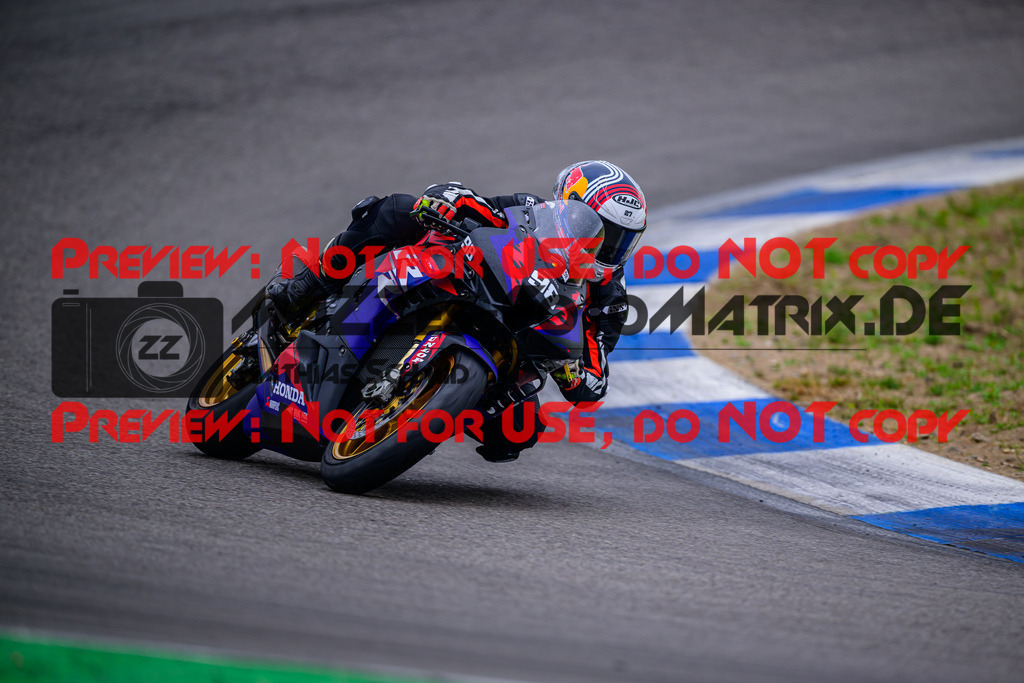 MaZZes_Fotomatrix_20250421_6007705_7428 | WEISS