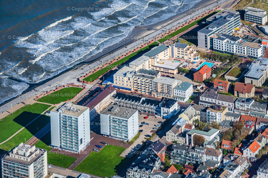 Norderney_Ortsansicht_ELS_5640091022 | NORDERNEY 09.10.2022 Inselbereich Norderney mit dem Ortskern und Uferbereich, Strand  in Norderney im Bundesland Niedersachsen, Deutschland. // Island area Norderney with the village center in Norderney in the state Lower Saxony, Germany. Foto: Martin Elsen