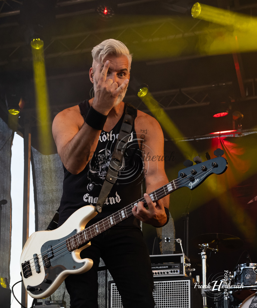 Slash n´Roses | Slash n´Roses - Realisiert mit Pictrs.com