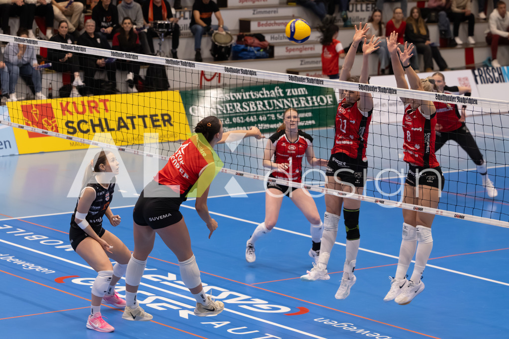 Volleyball I Frauen I Saison 2025-2026 I Volleyball NLA | Women I Round 16 I VC Kanti Schaffhausen - Viteos NUC I 31.01.2026 | 9 Dvoracek Maia (US) (Viteos NUC) – Diagonalangriff - Realisiert mit Pictrs.com
