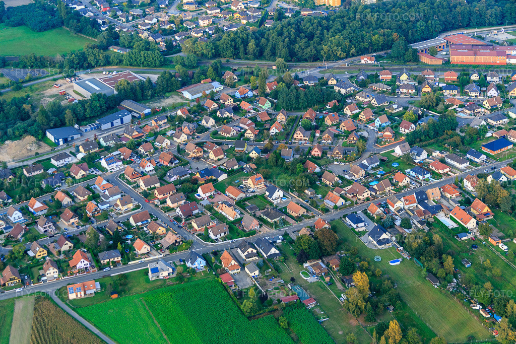 Aerial view: Rue de Weitbruch in Bischwiller in the state Bas-Rhin, France.Photo: IMG_074247.jpg taken on 10/04/2014 by Werner Riehm/FLY-FOTO.comResolution of the original: 5472 x 3648 px