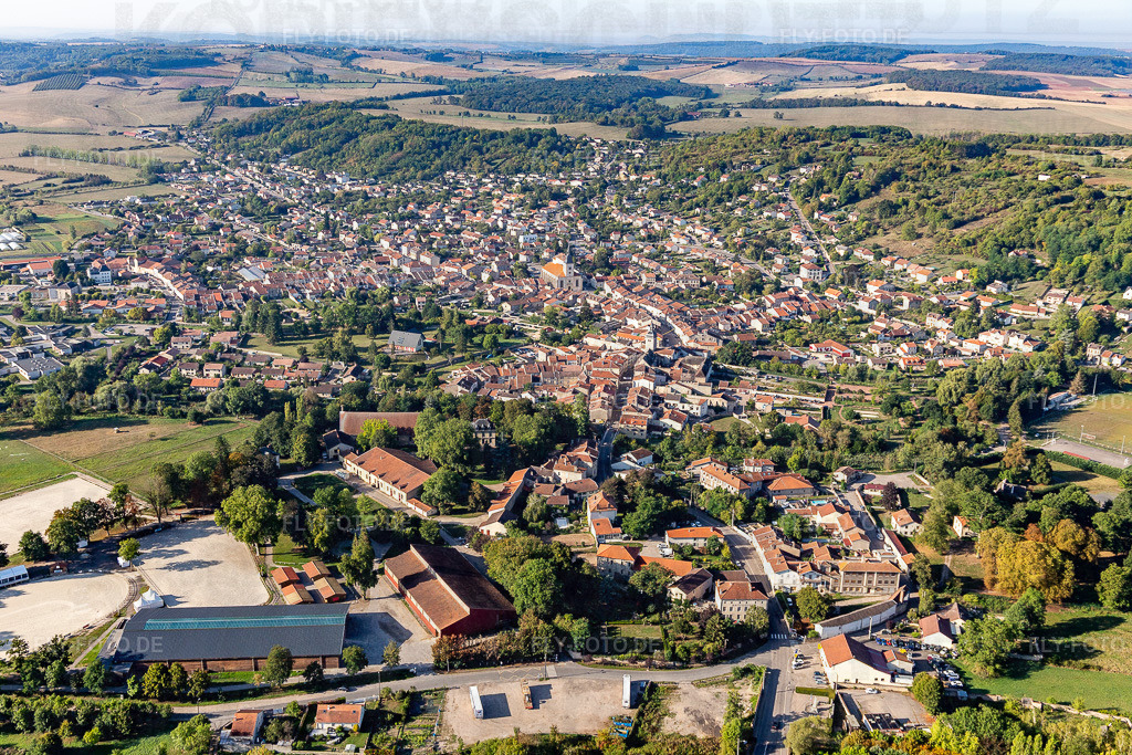 Ortsansicht | Luftbild: Ortsansicht in Rosières-aux-Salines im Bundesland Meurthe-et-Moselle in Frankreich. Foto: IMG_118218.jpg vom 15.09.2019 durch Werner Riehm/FLY-FOTO.de - Realisiert mit Pictrs.com