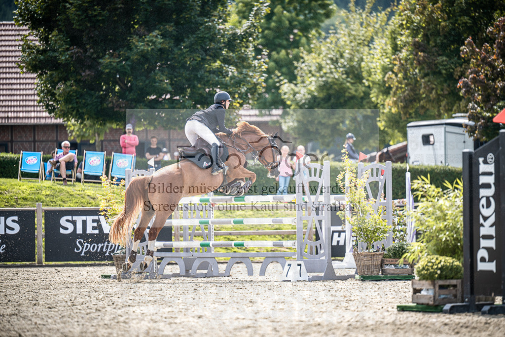 DOS_8710 | Entdecke hochwertige Reitturnierfotos von Foto Oger. Professionell, emotional und authentisch – jetzt Lieblingsmomente im Shop bestellen.Deutschlandweite Turnierfotografie. - Realisiert mit Pictrs.com