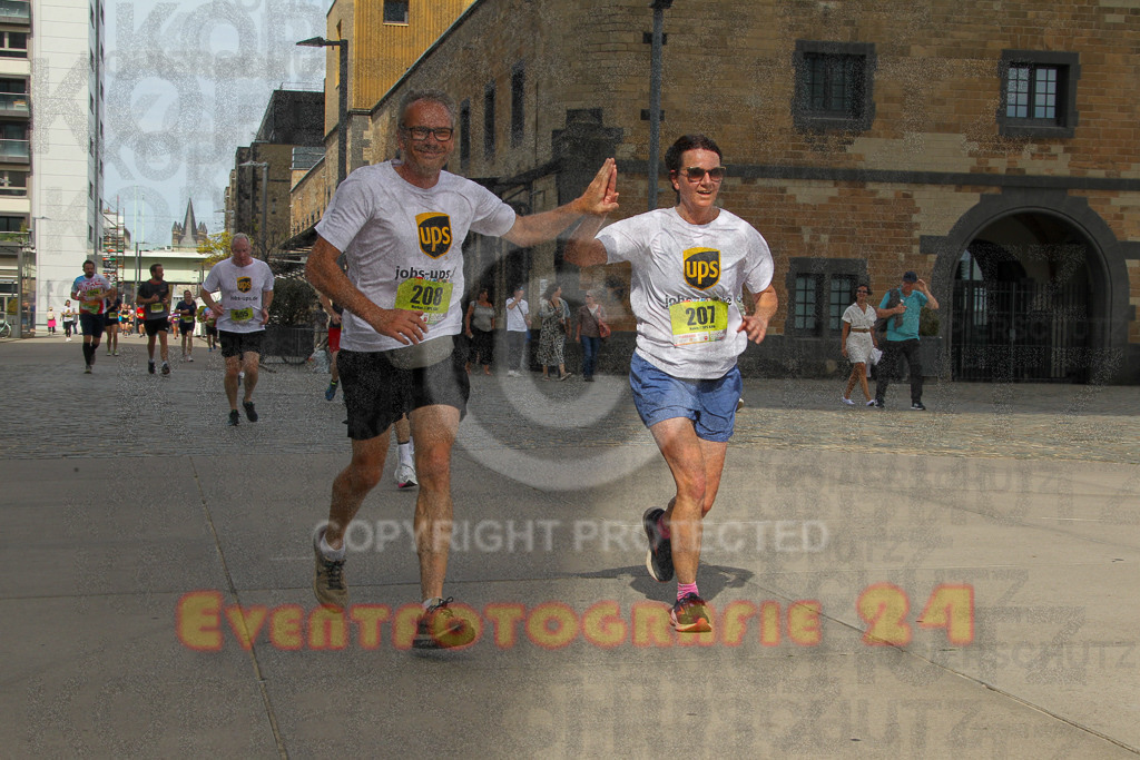 250920_1326_EV4_5574 | Sportfotografie im Rhein-Sieg Kreis, Köln, Bonn, NRW, Rheinland Pfalz, Hessen, etc. Unser Tätigkeitsfeld umfasst den Laufsport vom Volkslauf über den Marathon, Duathlon, Triathon bis zum Ultralauf wie Kölnpfad Ultra oder Schindertrail.