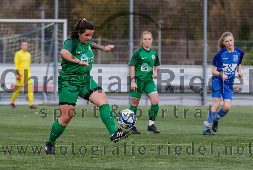2023-11-19_023_FC_Langengeisling_gegen_FC_Forstern_II | Erding, Deutschland, 19.11.2023:
Fußball, Bezirksoberliga 2023 / 2024, 12. Spieltag, FC Langengeisling gegen FC Forstern II, Endergebnis: 3:0

Laura Schuhbauer (FC Forstern, #24)

Foto: Christian Riedel / fotografie-riedel.net
