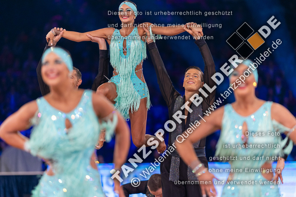 20231111-00083 | Hier finden Sie Tanz Bilder vom Latein und Standard Formationen tanzen. Sportbilder vom Tanzsport. Schöne Fotos und von Weltmeisterschaft, Europameisterschaft, Bundesliga, Regionalliga, Oberliga und Landesliga sowie von GOC Stuttgart, DanceComp, WM Bremen