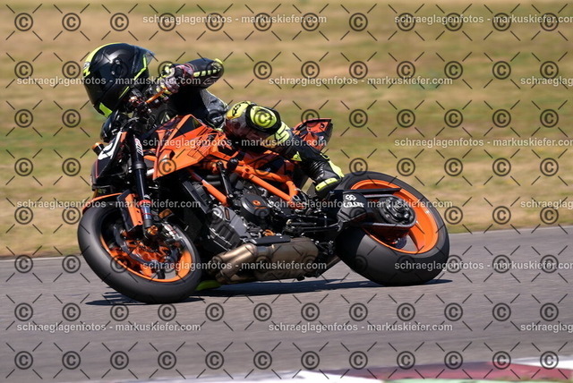 26bt04-1404 | markuskiefer.com - Realisiert mit Pictrs.com