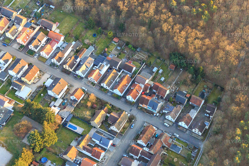 Luftbild: Jahnstraße Sudetenstr im Ortsteil Friedrichstal in Stutensee im Bundesland Baden-Württemberg in Deutschland. Foto: IMG_145512.jpg vom 07.03.2025 durch Werner Riehm/FLY-FOTO.de