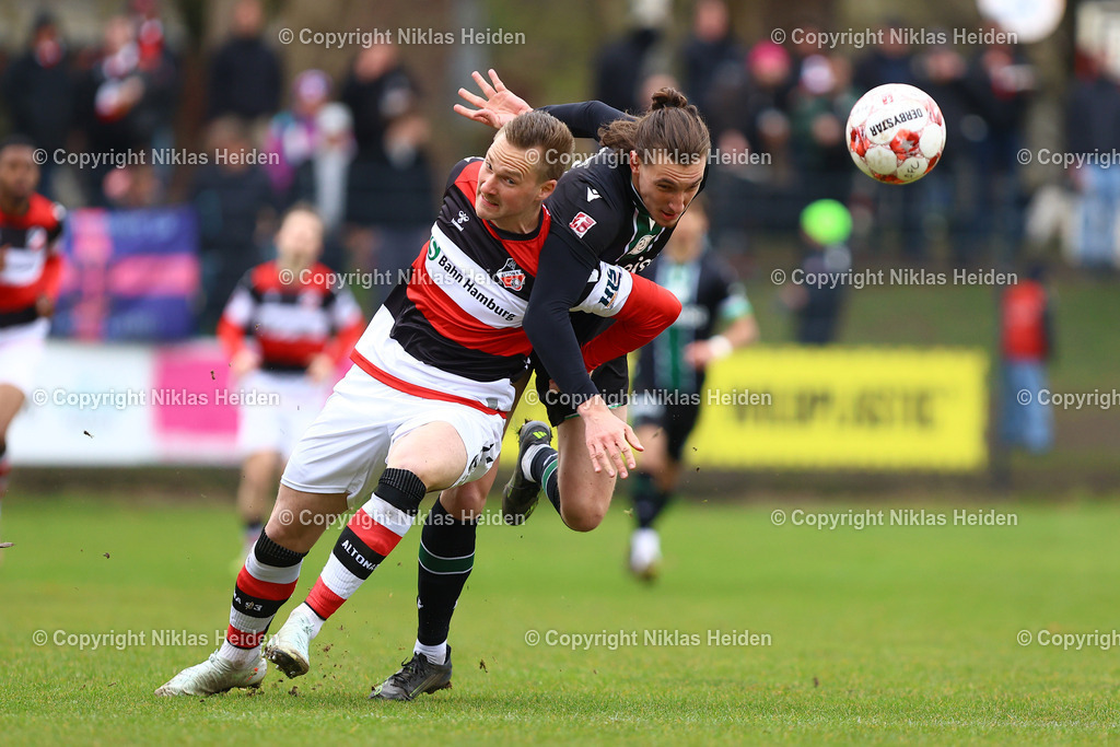 NH_Altona93_Hannover96U23_RegionalligaNord_28032026 | #9 Moritz Göttel (Altona 93), #33 Tim Walbrecht (Hannover 96 U23)Fußball I Herren I Regionalliga Nord I Saison 2025-2026 I 28. Spieltag I Altona 93 - Hannover 96 U23 I 26.03.2026 I Adolf-Jäger-Kampfbahn