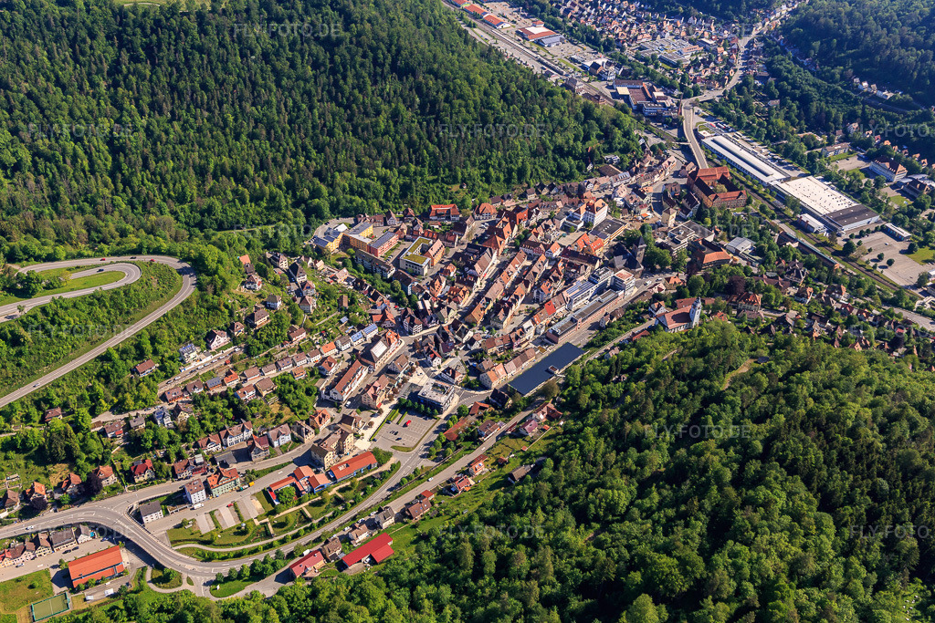 Luftbild: Ortsansicht von Süden in Oberndorf am Neckar im Bundesland Baden-Württemberg in Deutschland. Foto: IMG_114419.jpg vom 30.05.2019 durch Werner Riehm/FLY-FOTO.de