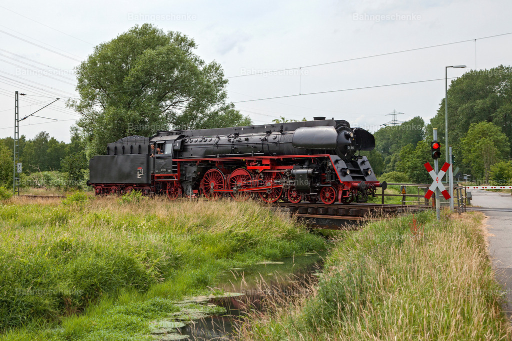 EFZ01519Hausbruch1p160618 | Stöbern Sie durch einzigartige Aufnahmen und finden die perfekte Aufnahme für jeden Eisenbahnentheusiast! Stellen Sie sich aus einer Reihe von Möglichkeiten wie der Druck auf Leinwände, Fotoposter, Kalender oder Magnetfotos Ihr Geschenk zusammen - Realisiert mit Pictrs.com