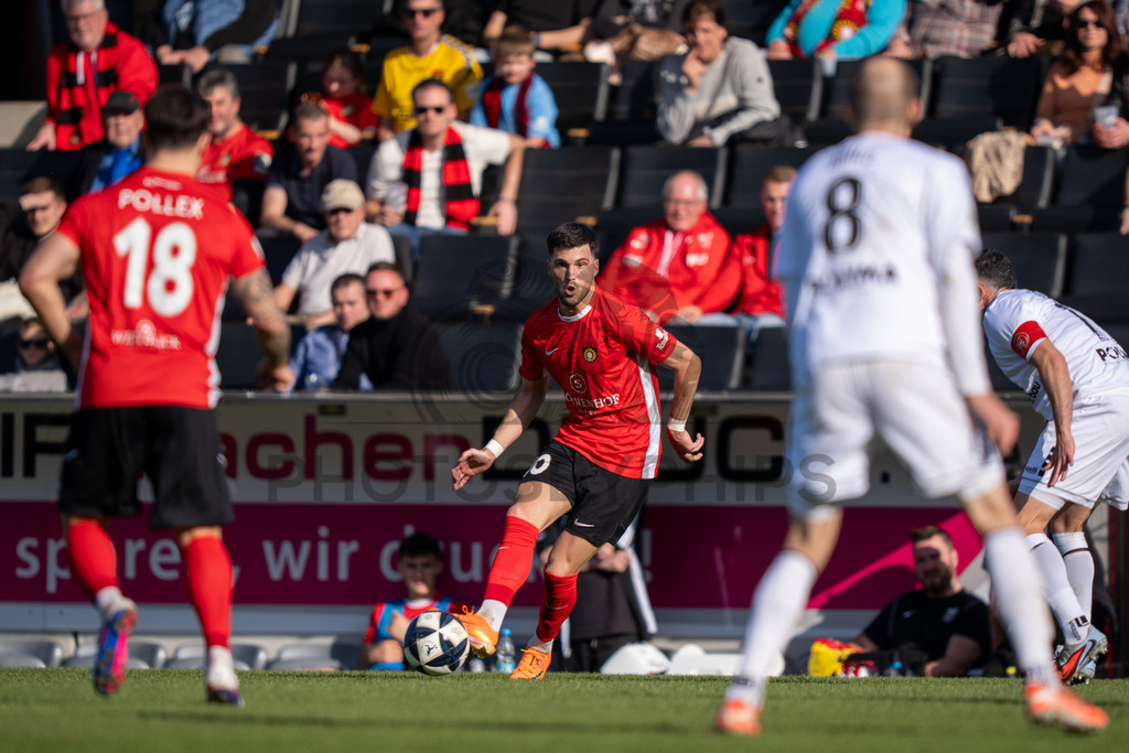 SG Sonnenhof Großaspach vs. KSV Hessen Kassel, Fussball, Regionalliga Südwest, 23. Spieltag, Saison 2025/2026, 07.03.2026 | Mert Tasdelen (SG Sonnenhof Großaspach, #10),SG Sonnenhof Großaspach vs. KSV Hessen Kassel, Fussball, Regionalliga Südwest, 23. Spieltag, Saison 2025/2026, 07.03.2026Foto: photosbyphips/Philip Ziegler