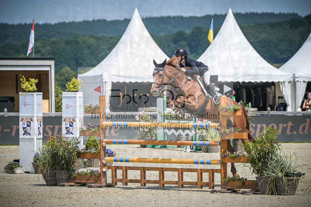 DOS_4077 | Entdecke hochwertige Reitturnierfotos von Foto Oger. Professionell, emotional und authentisch – jetzt Lieblingsmomente im Shop bestellen.Deutschlandweite Turnierfotografie. - Realisiert mit Pictrs.com