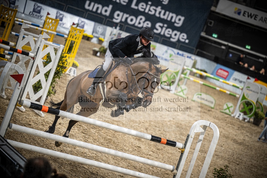 DOS_1784 | Entdecke hochwertige Reitturnierfotos von Foto Oger. Professionell, emotional und authentisch – jetzt Lieblingsmomente im Shop bestellen.Deutschlandweite Turnierfotografie. - Realized with Pictrs.com