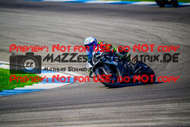 MaZZes_FotoMatrix_240520_6007705_2719 | WEISS