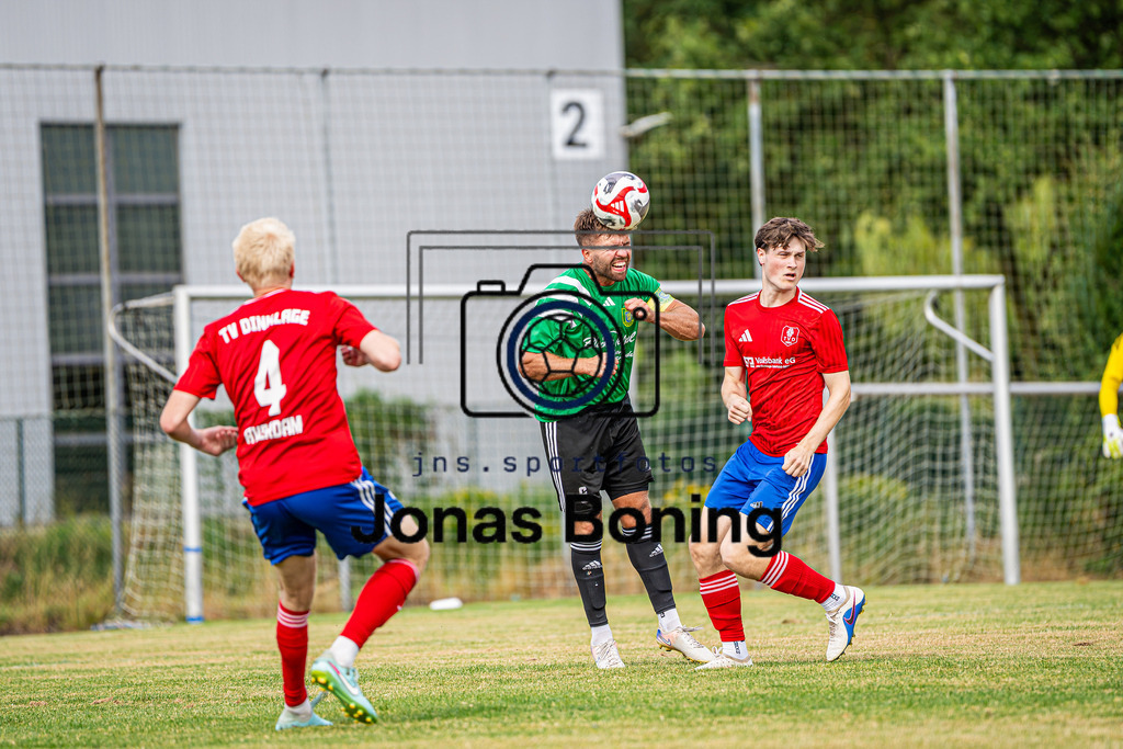 Fußball I Herren I Saison 2026-2027 I Landesliga Weser-Ems I 3. Spieltag I TV Dinklage - TuS Pewsum I 38480 | jns.sportfotos - Realisiert mit Pictrs.com