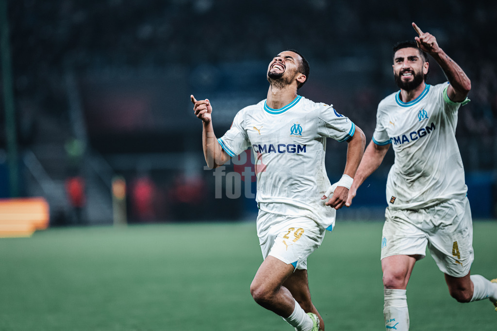 Fußball | Herren | Saison 2023/2024 | Play-Offs Europa League | FC Shakhtar Donetsk (UKR) vs. Olympique Marseille (FRA) | 15.02.2024 | Torschütze Iliman Ndiaye (#29, Olympique Marseille) jubelt mit Samuel Gigot (#4, Olympique Marseille)