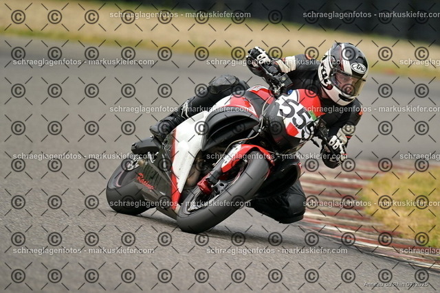 25bt05-1125 | markuskiefer.com - Realisiert mit Pictrs.com