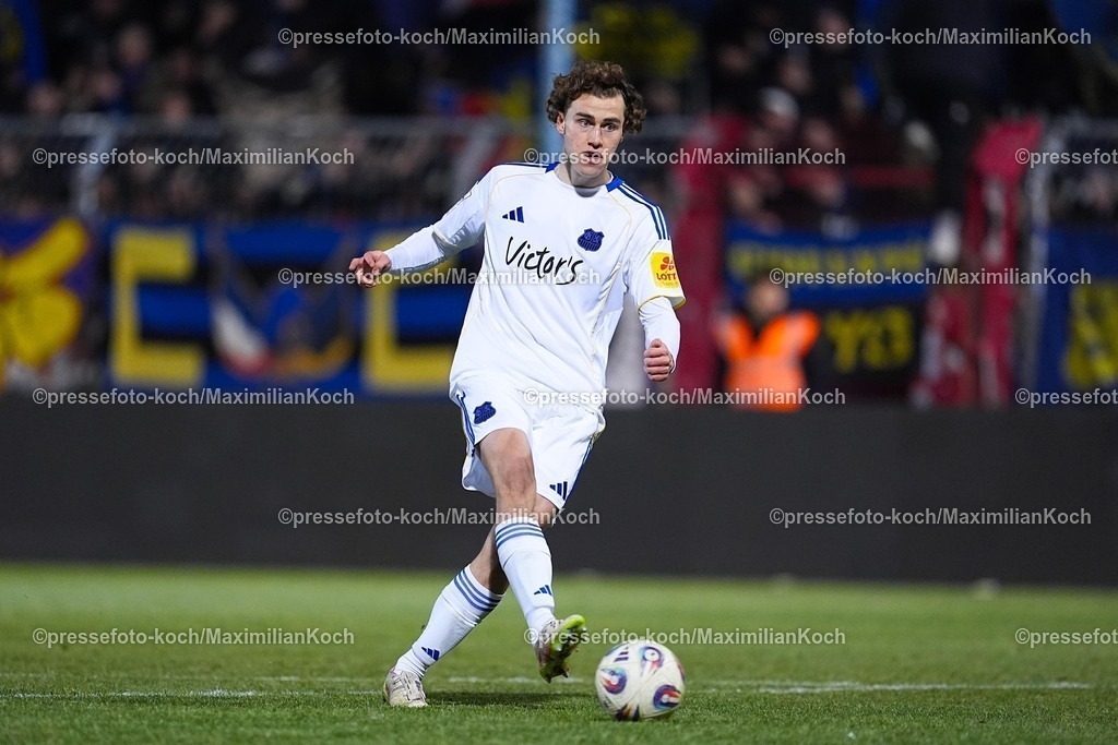 xYDRx23012601084 | 23.01.2026, xydrx, Fußball, 3.Liga, FC Viktoria Köln - 1.FC Saarbrücken, Saison 2025 2026, Sportpark Höhenberg: Lasse Wilhelm (1.FC Saarbrücken #18)     DFB regulations prohibit any use of photographs as image sequences and or quasi-video. Photo: xYannisxDreimannxPressefotoKochx