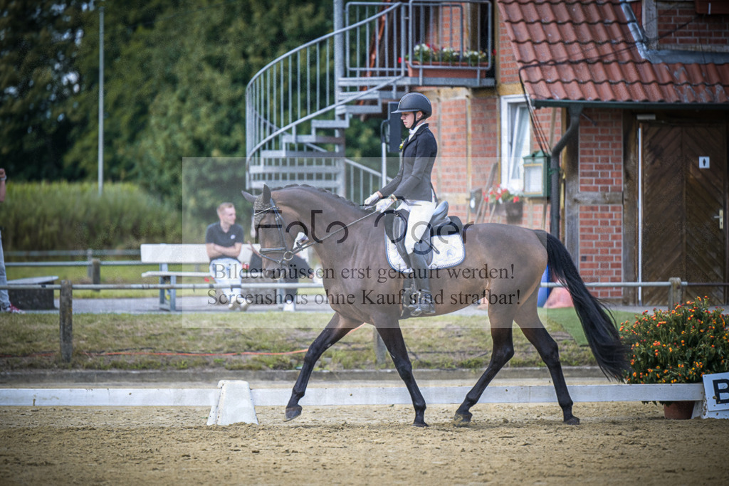 DOS_9940 | Entdecke hochwertige Reitturnierfotos von Foto Oger. Professionell, emotional und authentisch – jetzt Lieblingsmomente im Shop bestellen.Deutschlandweite Turnierfotografie. - Realisiert mit Pictrs.com