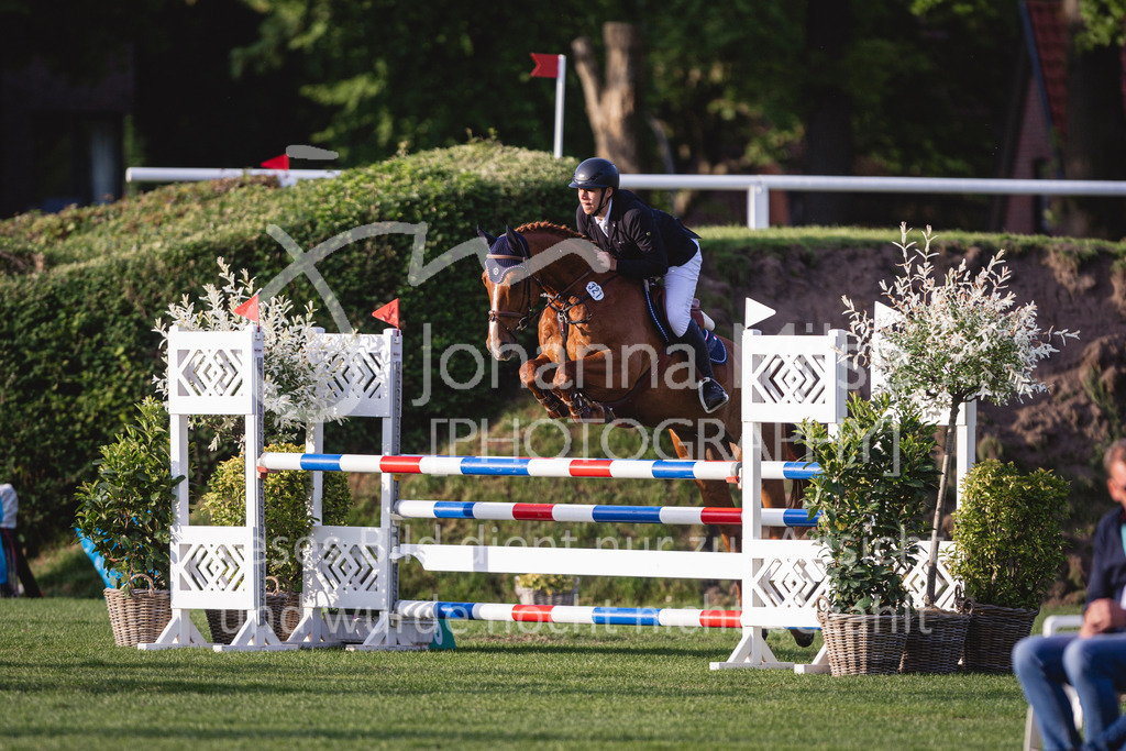 240510_Hamburg_Amateur-Small-306 | Deine schönsten Turniermomente als professionelle Fotos! Entdecke hochwertige Pferdesport-Fotografie im Online-Shop. Jetzt Fotos finden & bestellen!