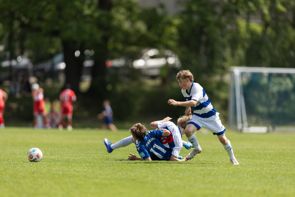 Fußball I Männer I 40. Pfingscup Hollage I 13084 | realhellocedii - Realisiert mit Pictrs.com