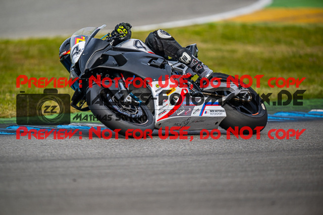 MaZZes_FotoMatrix_230410_4121 | WEISS