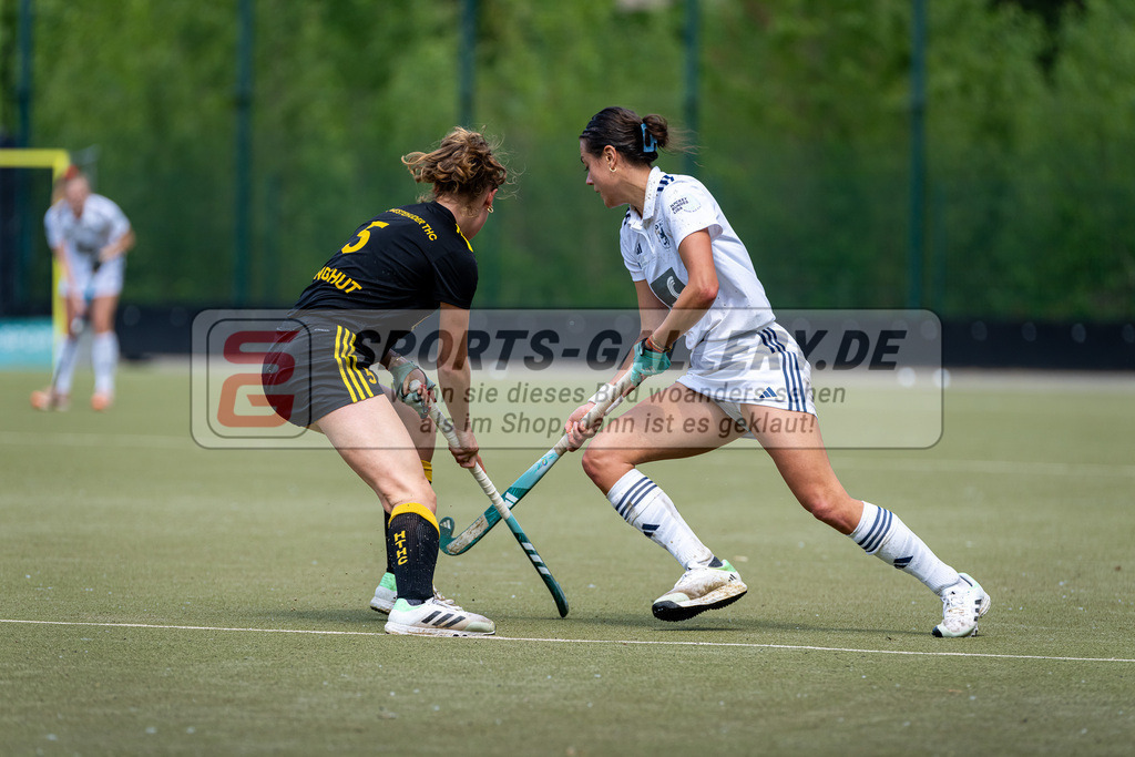 HK_20240511_100738 | 1.Bundesliga Damen Düsseldorfer HC - Harvestehuder THC am 11.5.2024 Düsseldorfer HC, Düsseldorf , Landshut Emilia ( Harvestehuder THC #5 ) , Selin Oruz ( Düsseldorfer HC #14 )