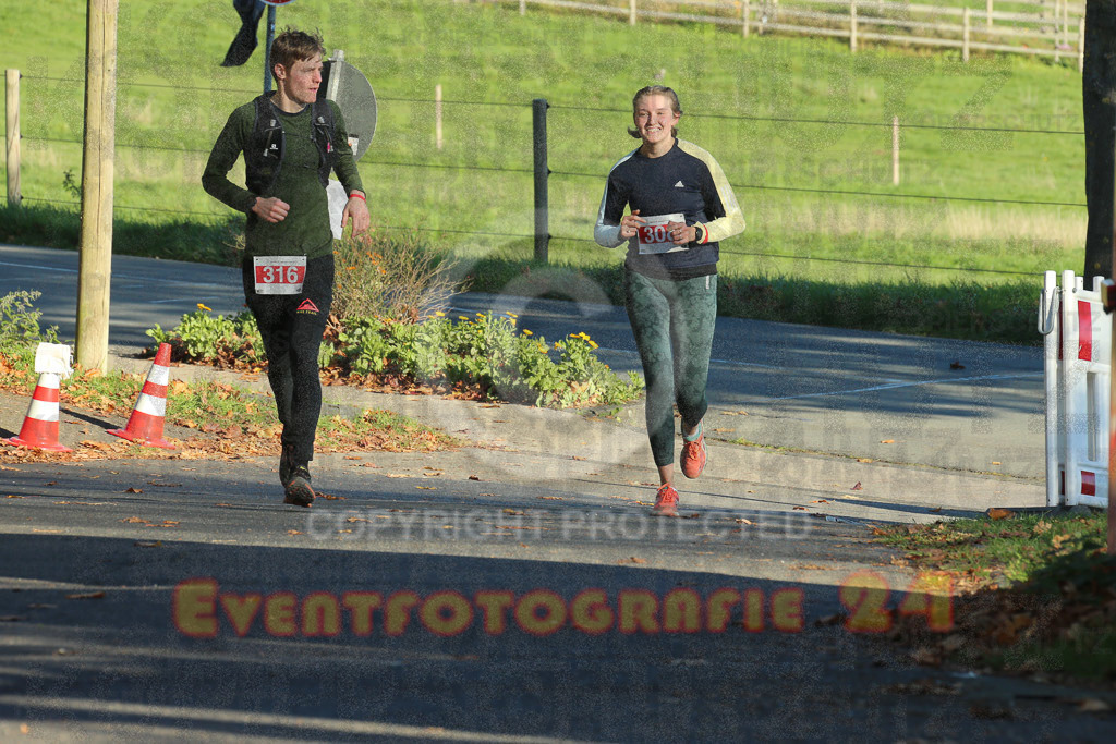 221113_1400_EX1_9969 | Sportfotografie im Rhein-Sieg Kreis, Köln, Bonn, NRW, Rheinland Pfalz, Hessen, etc. Unser Tätigkeitsfeld umfasst den Laufsport vom Volkslauf über den Marathon, Duathlon, Triathon bis zum Ultralauf wie Kölnpfad Ultra oder Schindertrail.