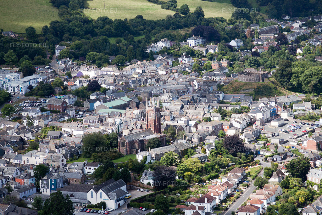 Vue aérienne: Vue de la ville à Berry Pomeroy dans le département Angleterre, Grande Bretagne. Photo: IMG_19765.jpg prise le 25/07/2009 par Werner Riehm/FLY-FOTO.eu – Résolution de l'original: 4752 x 3168 px