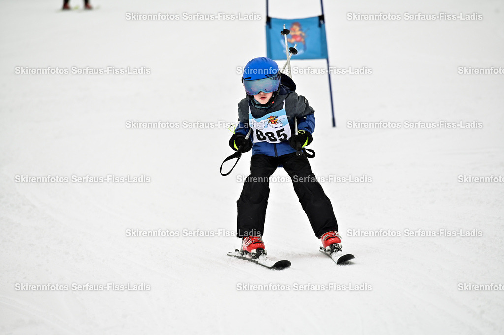 SRF_20.02.2026_1143 | Skirennfotos,Serfaus,Fiss,Ladis,Kinderskirennen,Winter,Tirol,Oberland,skirace,SFL,feelfree,weil wir's genießen,ski,Ski,skifahren,Sonnenplateau, - Realisiert mit Pictrs.com