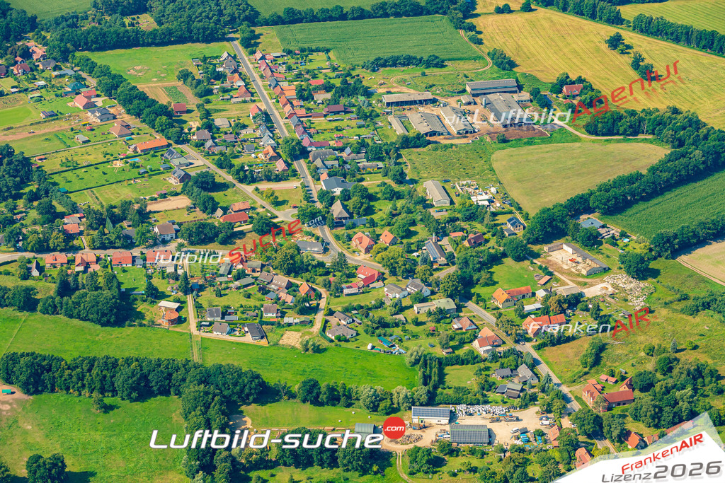 Bild der Stadt Hoort - Die Luftaufnahme wurde 2025 vom UL-Flugzeug heraus erstellt ( keine Drohne ) - Hochauflösende Luftaufnahme - für professionelle Ausdrucke geeignet. Die Geschenkidee !Hier alle&nbsp;Infos zur Lizenzierung der LuftaufnahmeWir fliegen auch dieses Jahr wieder in Ihre Region um Luftbilder zu erstellen.- Luftbild anfragen
